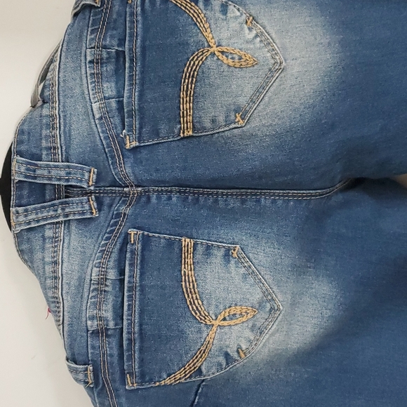 Women's Size 3. YMI Denim Stretch Jeans. - Picture 6 of 9